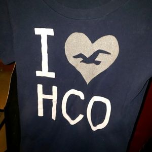 Hollister tshirt
